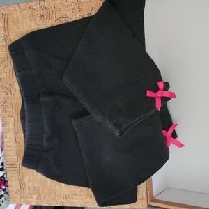 🌻 4 for$15 🌻 18m black pants with pink bows